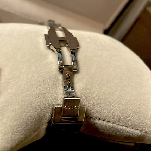 Gucci Pantheon/ stainless steel bracelet black dial - Picture 5 of 8